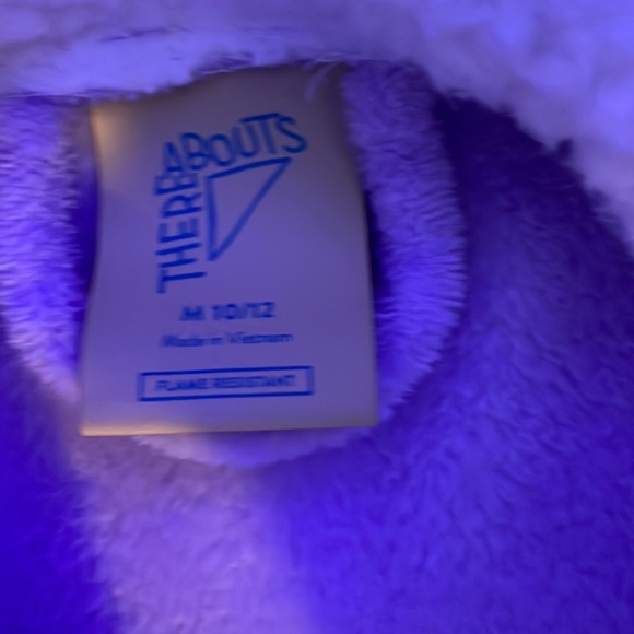 Purple robe! Good for sleeping or getting out the shower! - Picture 2 of 3